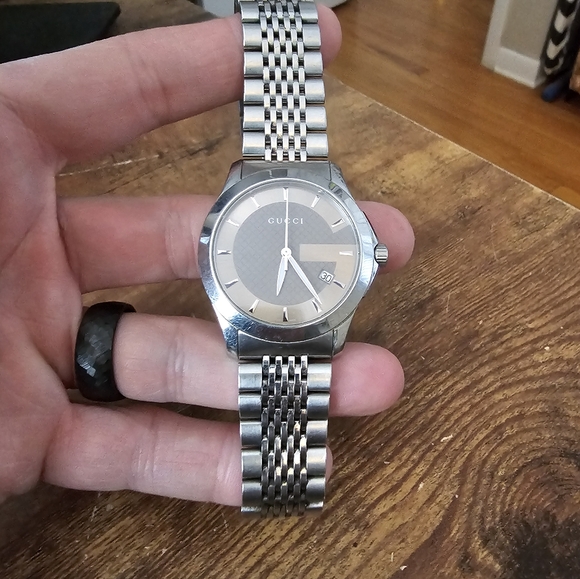 Gucci mens 126.4 quartz watch - Picture 8 of 10